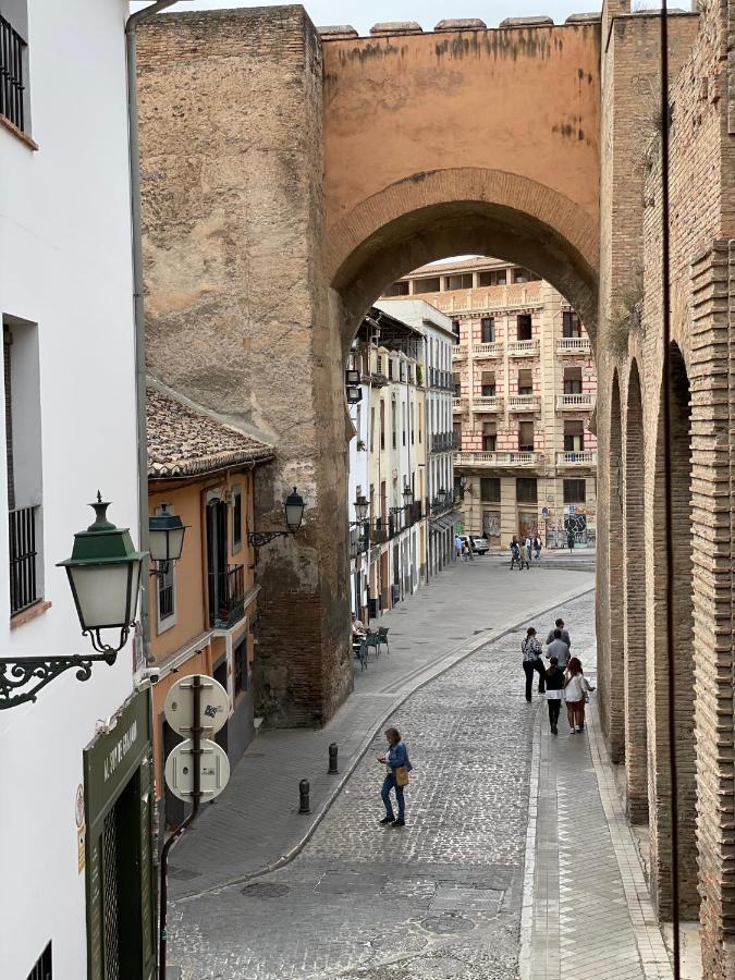 Sleep In Historic Puerta Elvira Apartman Granada Kültér fotó